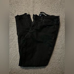 Universal thread black jeans. Side 8/29 short. Mid rise skinny
